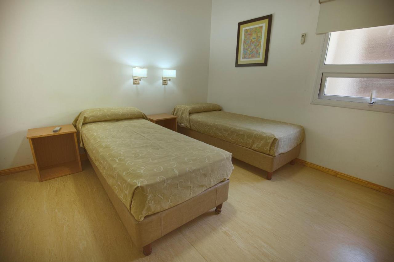 Huemul Hotel เนวเก็น ภายนอก รูปภาพ